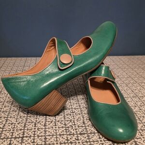 Green Leather Mary Jane Shoes